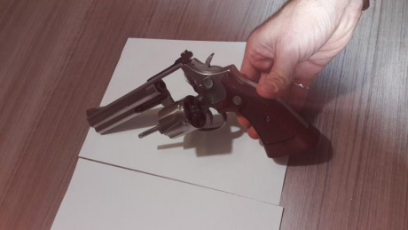 Hola, buenos días a todos. 

Me presento, soy de Valencia y me gustaría vender algunas armas.  
No sé 00