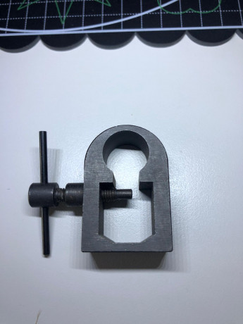  001.jpeg  002.jpeg Vendo éste centrador. 50 euros + portes a cargo del comprador 00
