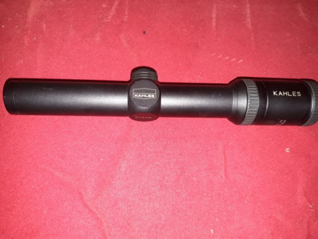 Visor de batida Kahles Helia C 1,1-4x24,  está en perfectas condiciones sin roces ni golpes.
Se encuentra 00