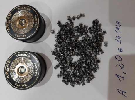 Hola.
Vendo cajas de plastico ( no de carton) de balines diabolo de la marca ARLAZ. En calibre 4,5.  Ver 10