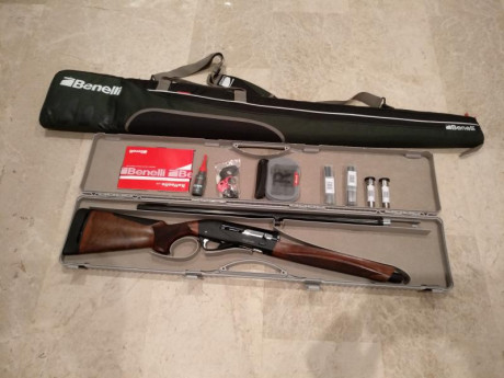 Vendo Benelli Raffaello Black Cal/ 12 cañón 71 cm. Está en un excelente estado, usada solo en 3 vedas. 02