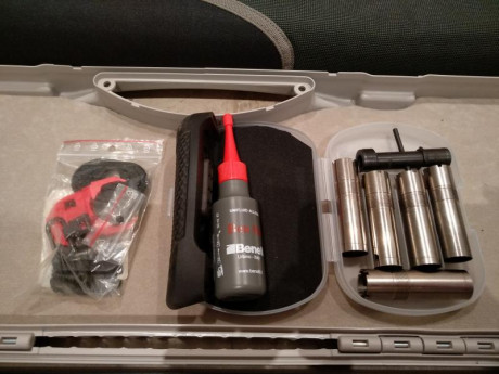 Vendo Benelli Raffaello Black Cal/ 12 cañón 71 cm. Está en un excelente estado, usada solo en 3 vedas. 01