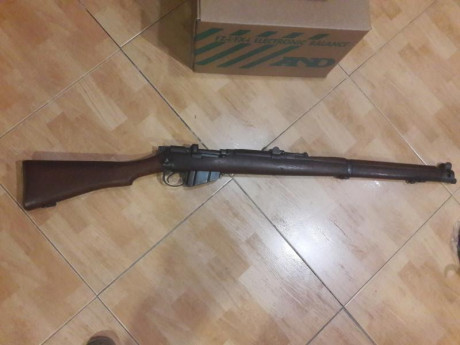 lee enfield no1 mk3 de 1941 

En bien estado, sin repavonar.
El enganche de la bayoneta ha sido cortado 02