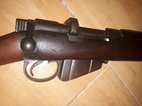 lee enfield no1 mk3 de 1941 

En bien estado, sin repavonar.
El enganche de la bayoneta ha sido cortado 00
