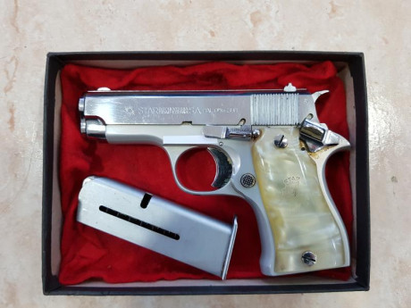 Pistola marca Star modelo DKL calibre 9mm/380  (9 corto), en excelente estado.
Para licencias A y B . 01