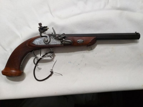 Saludos a todos.pongo en venta esta pistola de chispa
Comprada para coleccion.el estado impecable
Se encuentra 02