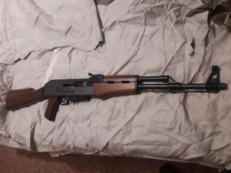 Vendo fusil Santa Barbara en estado nuevo.
No tiene año de fabricación y su estado como digo es impecable, 80