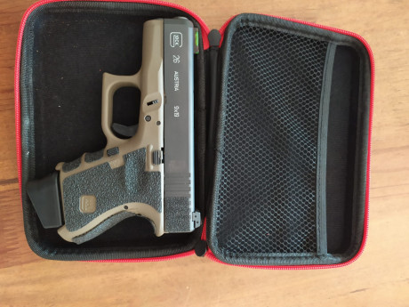 Por no usar vendo Glock 26 gen3 incluyo 
3 cargadores de 12
3 cargadores de 15
1 cargador de 28.

el arma 02