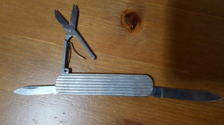 Antigua Victorinox ambassador con las cachas en plata de ley de 925 milésimas. En buen estado para los 00