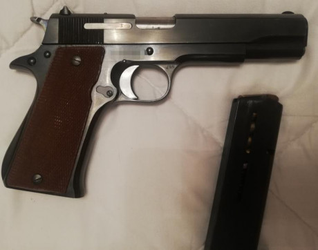 Cambio por Glock 17:

Star del 9 largo, modelo SA. Excelente estado, 3 cargadores. Un hierro de los de 00