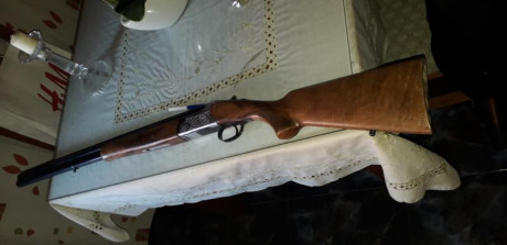 Vendo rifle de cerrojo rectelinio  Mauser  Cal.    Winchester magnum 300.  
Buen estado,  desgaste habitual, 01