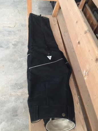 Vendo traje de tiro olímpico:

Chaqueta sauer talla L 60€
Pantalón anschutz talla L 60€
Zapatos anschutz 12