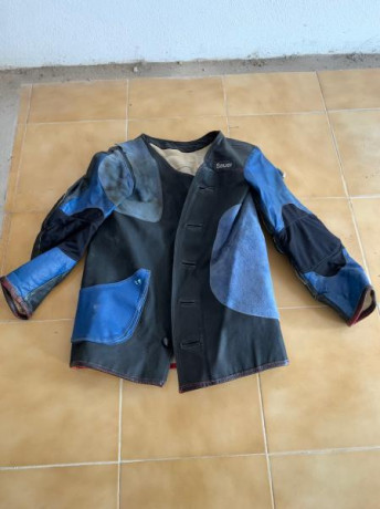 Vendo traje de tiro olímpico:

Chaqueta sauer talla L 60€
Pantalón anschutz talla L 60€
Zapatos anschutz 20
