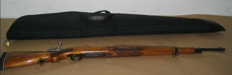 Mauser Coruña calibre 308Winchester guiado para caza mayor. Madera original de nogal modificada con cantonera 01