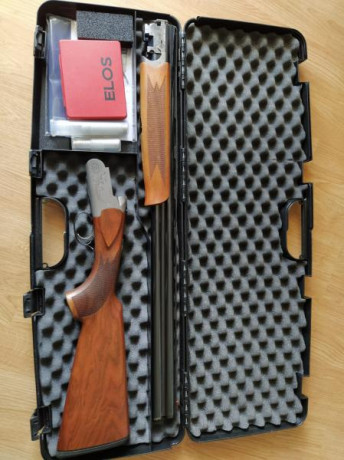 Se vende Escopeta calibre 12 muy ligera(3 kg) con 71 cm de cañon. Se vende con su maletín. Escopeta en 02