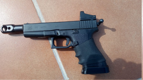 Hola 

Estoy buscando una Glock 17 corredera, ¿alguien tiene una para vender?

Un saludo 70
