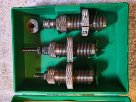 Hola, se venden dies de recarga marca RCBS para calibre 9 mm luger, están en buen estado y en su caja 01