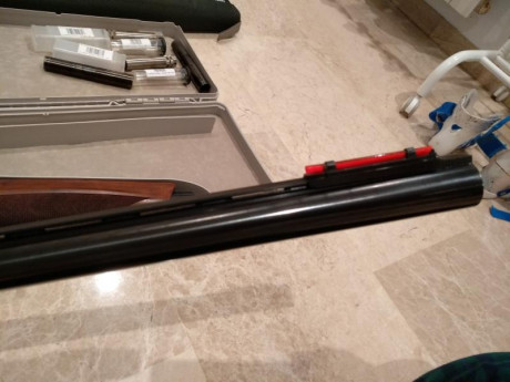Vendo Benelli Raffaello Black Cal/ 12 cañón 71 cm. Está en un excelente estado, usada solo en 3 vedas. 42