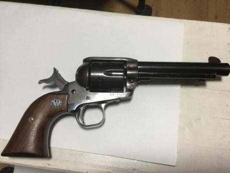 :zombie2: EN Madrid, vendo Ruger Vquero del 45 la de 5,5 pulgadas
Precio 300 € más gastos de envío. 10