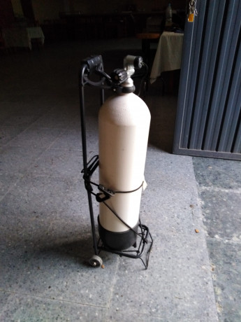 Se vende botella solo un dueño ,solo utilizada para aire pcp ,se vende tal cual se ve con todos los complementos.
Falta 02