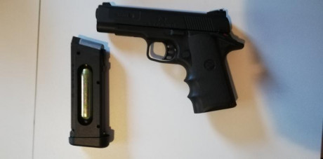 Vendo Gamo V-3 CO2 Cal .177 / 4,5 mm.

Pistola de corredera móvil.

Cargador extraíble.

Con caja rígida 12