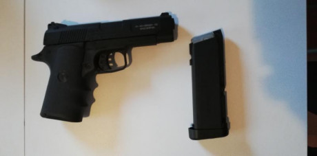 Vendo Gamo V-3 CO2 Cal .177 / 4,5 mm.

Pistola de corredera móvil.

Cargador extraíble.

Con caja rígida 11
