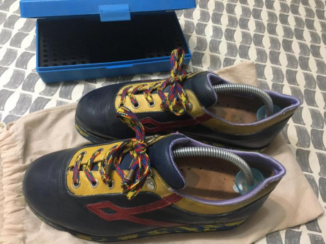 Zapato marca Pardini Nª 38 muy poco uso, esta con los sujetadores originas, la bolsa de transporte y caja 00