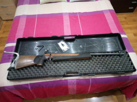 Vendo carabina de cerrojo monotiro WEIHRAUCH HW60M CAL. .22LR. Una de las armas más precisas y fiables.
Maletín 01