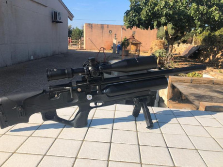 pues eso un amigo me pide que Le ponga a la venta este bullpup con posibilidad de dos Calibres intercambiables 00