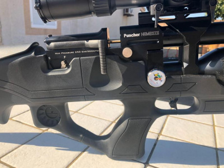 pues eso un amigo me pide que Le ponga a la venta este bullpup con posibilidad de dos Calibres intercambiables 22