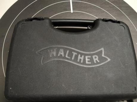 Nueva a estrenar, calibre 22 lr, incluye dos cargadores. Se vende para hacer hueco por 60€ más portes. 02