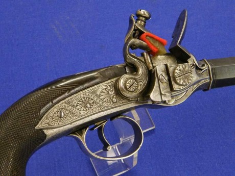 Voy a colocar unas fotos de un arma larga alemana de llave de mecha del siglo XVI. 31