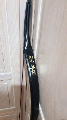 Muy buenas compañeros, 

Debido al poco tiempo del que dispongo, pongo a la venta un arco estilo samurai, 00