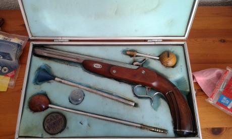 Vendo carabina de cerrojo monotiro WEIHRAUCH HW60M CAL. .22LR. Una de las armas más precisas y fiables.
Maletín 20