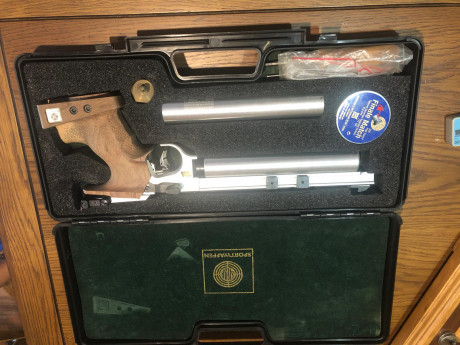 Saludos compañeros del foro. Un amigo me ha pedido que le ponga a la venta su pistola de aire que
compró 02
