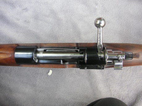 Hola, vendo Fusil Coruña 43 de los fabricados por Santa Bárbara, es del calibre 8x57 IS.  Acabo de comprárselo 00