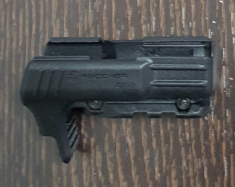 Vendo rail picatinny/weaver Recover de polímero, para Glock 19 de 1ª o 2ª generación, completamente nuevo.

El 02