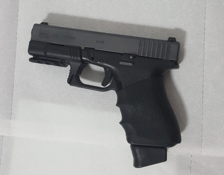 Vendo rail picatinny/weaver Recover de polímero, para Glock 19 de 1ª o 2ª generación, completamente nuevo.

El 10