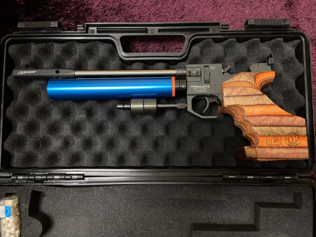 Vendo Rohm Twinmaster en perfectas condiciones. Cacha talla M, bombona sin fugas y maletín original.
Precio, 01