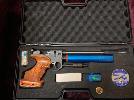 Vendo Rohm Twinmaster en perfectas condiciones. Cacha talla M, bombona sin fugas y maletín original.
Precio, 00