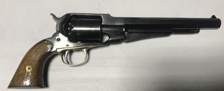 Buenas. 
Vendo Revolver Avancarga marca Santa Bárbara, Modelo Remintong New Army 1858, CAl. 44.
Revolver 01