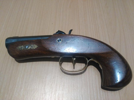 Saludos
Vendo pistola Ardesa Derringer Philadelphia cal45, con sus años pero en buen estado .

50E más 01