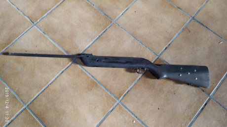 Buenos dias aqui les dejo unas fotos de una carabina que tenia mi padre cuando era pequeño asi que calculo 00