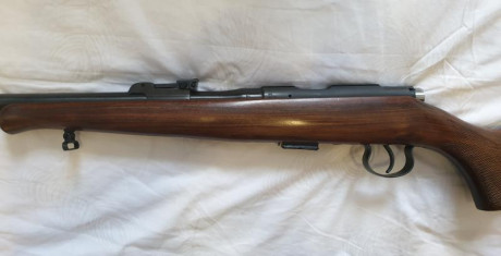 Muy buenas 

Pongo a la venta esta maravilla de carabina del 22lr. Como todo el mundo sabe, es la antecesora 01