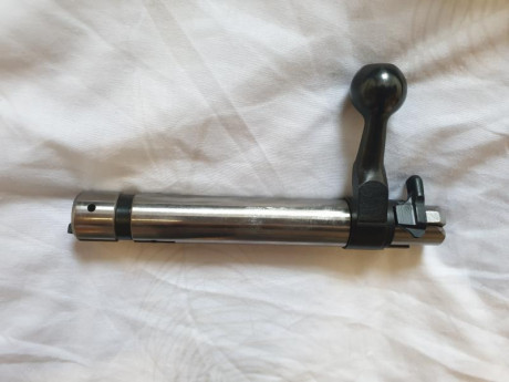 Muy buenas 

Pongo a la venta esta maravilla de carabina del 22lr. Como todo el mundo sabe, es la antecesora 10
