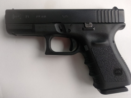 Vendo Glock 19 de tercera generación, se incluye caja original, manual del arma, dos cargadores originales 12