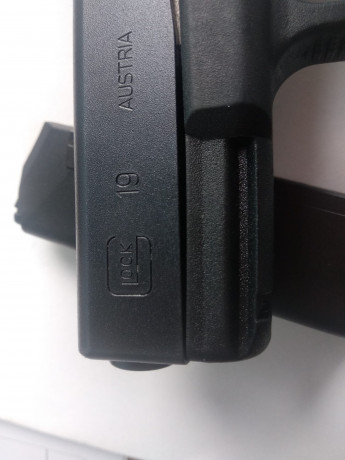 Vendo Glock 19 de tercera generación, se incluye caja original, manual del arma, dos cargadores originales 22