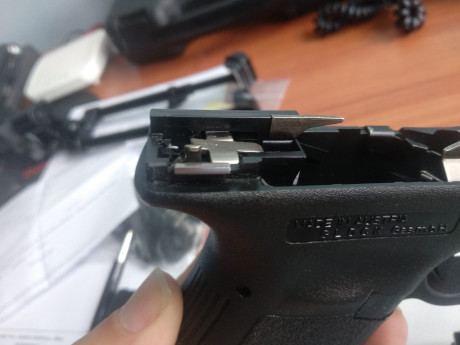 Vendo Glock 19 de tercera generación, se incluye caja original, manual del arma, dos cargadores originales 40