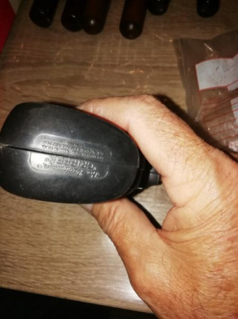 Pues eso dos cachas para revolver una payhmar o como se escriba para Colt, la otra nueva de madera para 10
