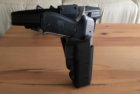 Pongo a la venta esta Sig Sauer All Round 9mm Pb con cañón de 5" y, si interesa, complementos para 02